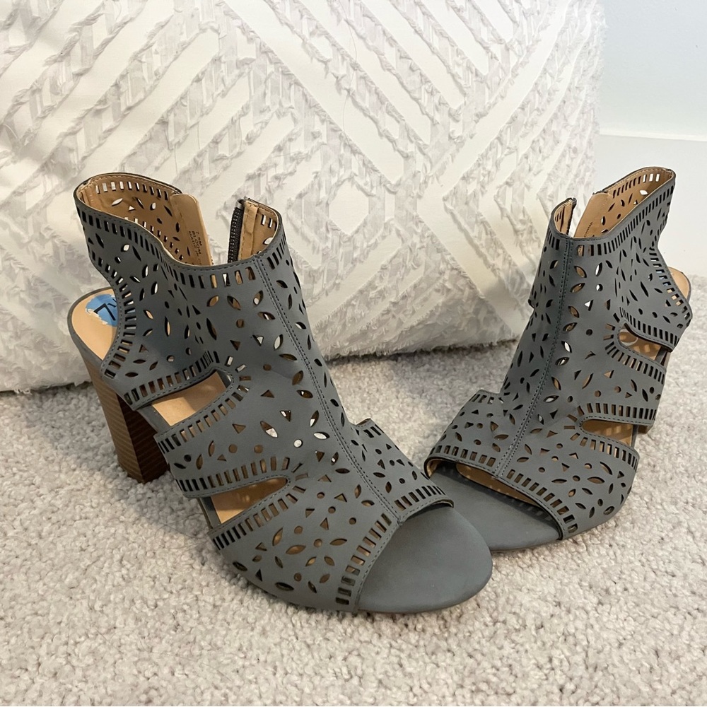 NWOT Peep Toe Heels